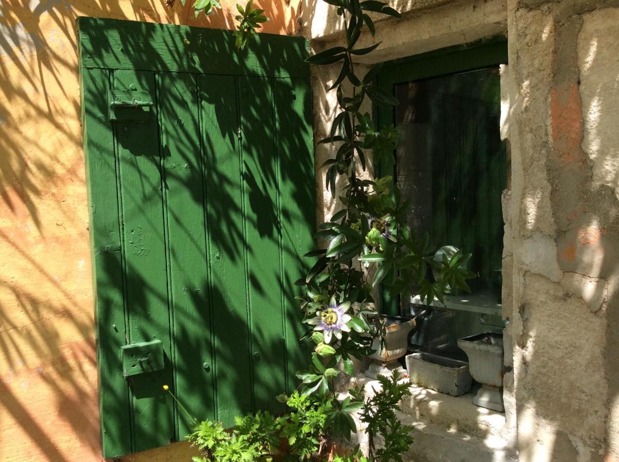 La bergerie de Castellan Bed and Breakfast Verquieres Esterno foto